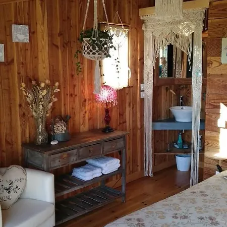 Bed & Breakfast Domaine De Sault 3*