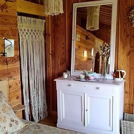 Bed & Breakfast Domaine De Sault 3*